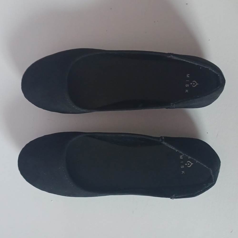 Size 6 black ballet flats